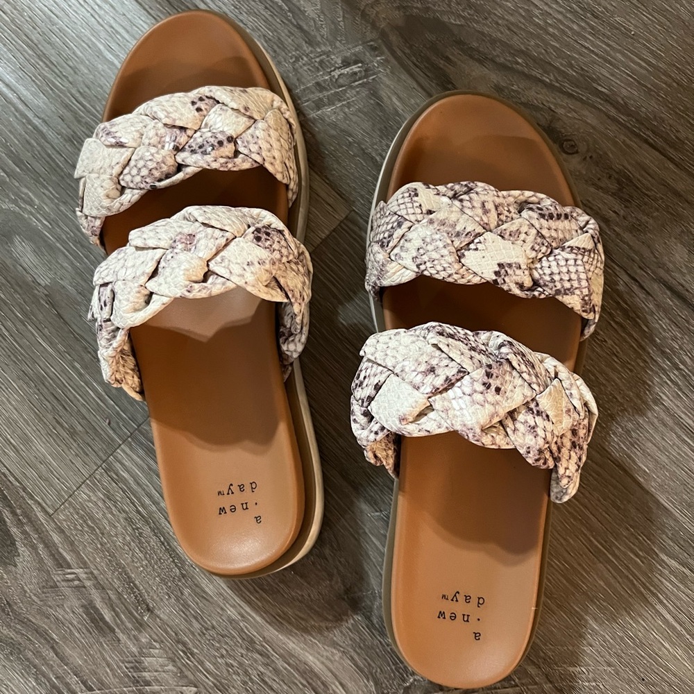 Platform sandals